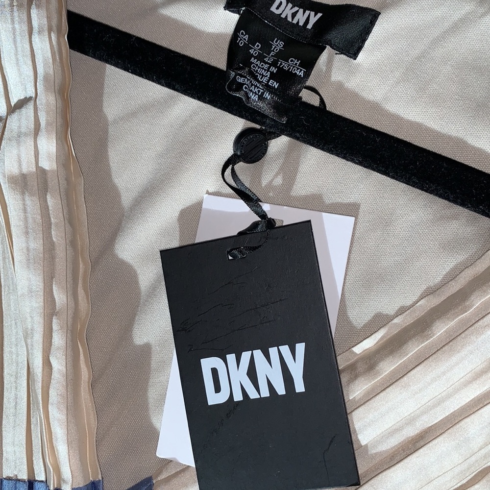 DKNY Pleated Colorblocked Gown - Picture 10 of 14